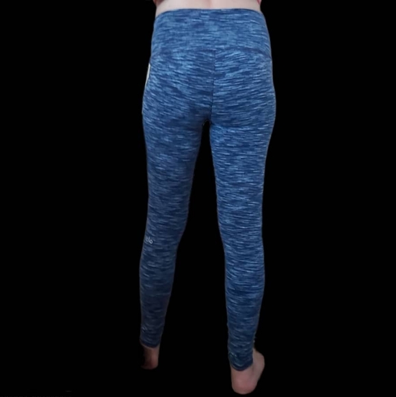 ALO Yoga High Wasted Air Brush LEGGINGS . - Picture 6 of 16